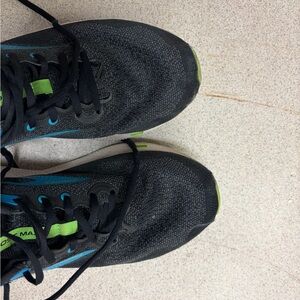 Brooks Black and Green Athletic Shoes extra wide ghost max